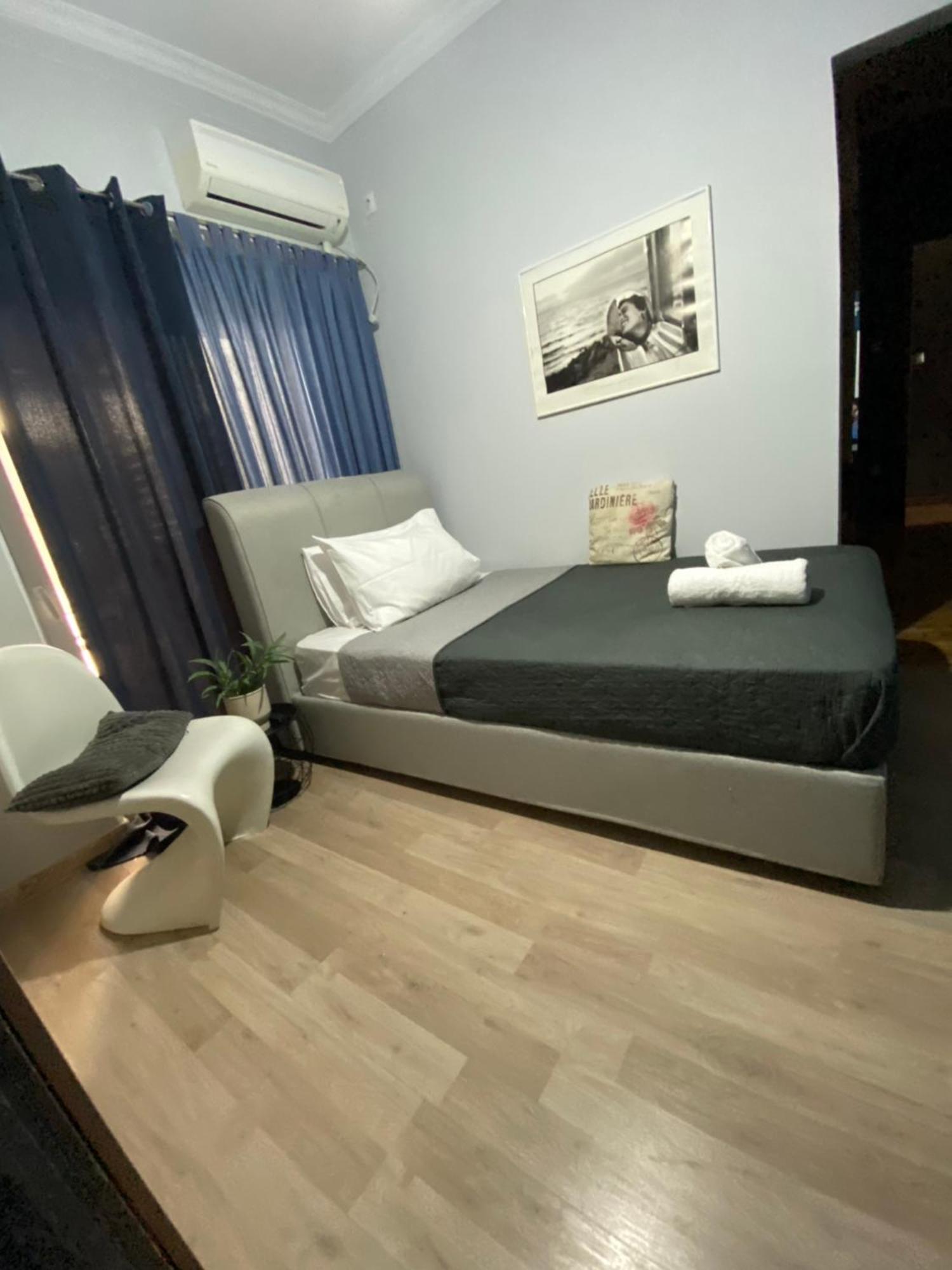 Marina Zeas Seaview House-Marinaq Apartment Piraeus Bagian luar foto